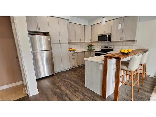 32-51 Sparrow Avenue, Cambridge, ON - Indoor Photo Showing Kitchen With Stainless Steel Kitchen