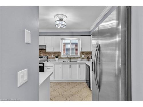 40 Sofron Drive, Cambridge, ON - Indoor Photo Showing Kitchen