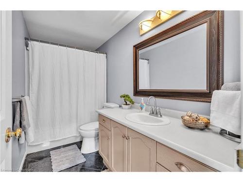 40 Sofron Drive, Cambridge, ON - Indoor Photo Showing Bathroom