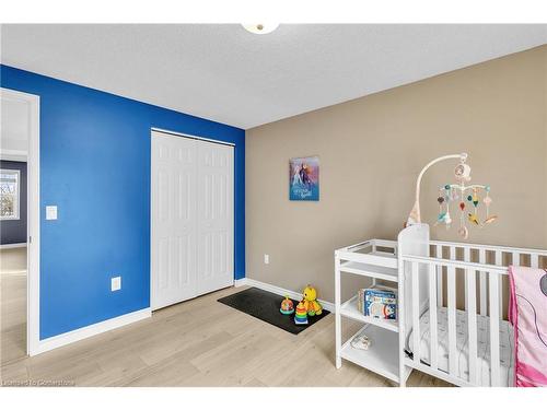 40 Sofron Drive, Cambridge, ON - Indoor Photo Showing Bedroom