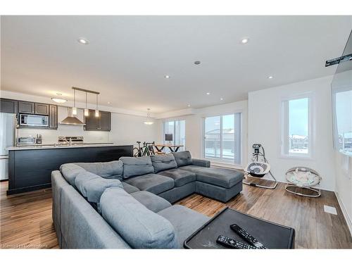 27 Valencia Avenue, Kitchener, ON - Indoor Photo Showing Living Room