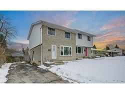 29 Selkirk Drive  Kitchener, ON N2E 1M5