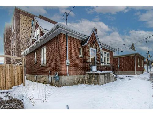 21 Bridgeport Road E, Waterloo, ON - Outdoor