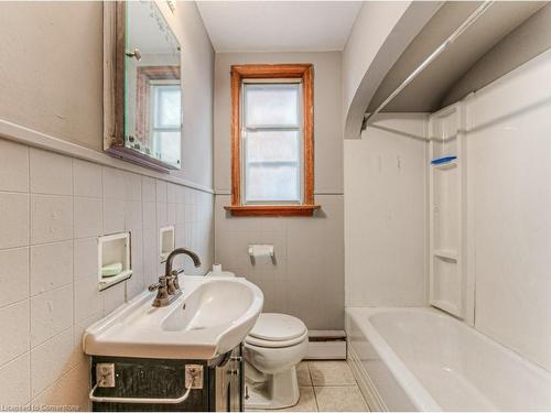 21 Bridgeport Road E, Waterloo, ON - Indoor Photo Showing Bathroom