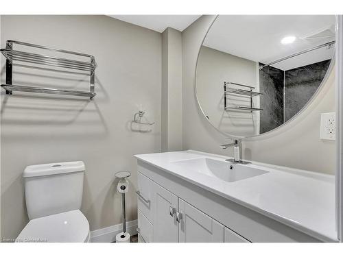 B-38 Lorraine Drive, Cambridge, ON - Indoor Photo Showing Bathroom