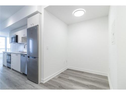 404-5 Wellington Street S, Kitchener, ON - Indoor Photo Showing Kitchen