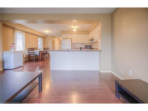 1389 Countrystone Drive, Kitchener, ON - Indoor Photo Showing Kitchen