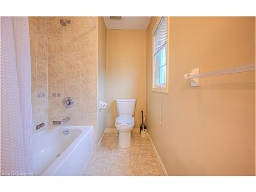 1389 Countrystone Drive, Kitchener, ON - Indoor Photo Showing Bathroom