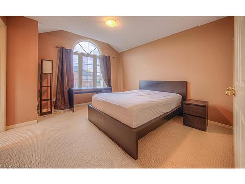 1389 Countrystone Drive, Kitchener, ON - Indoor Photo Showing Bedroom