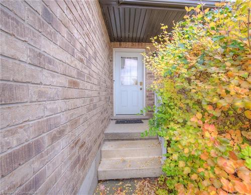 1389 Countrystone Drive, Kitchener, ON - Outdoor