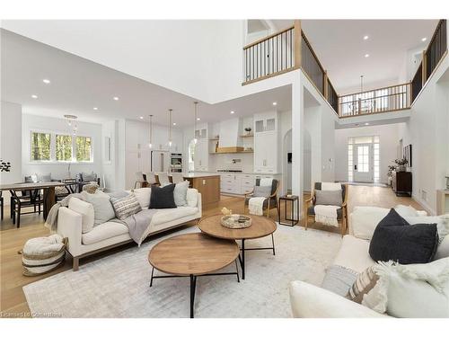 14 St Georges Court, Huntsville, ON - Indoor Photo Showing Living Room