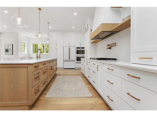 14 St Georges Court, Huntsville, ON - Indoor Photo Showing Kitchen With Upgraded Kitchen