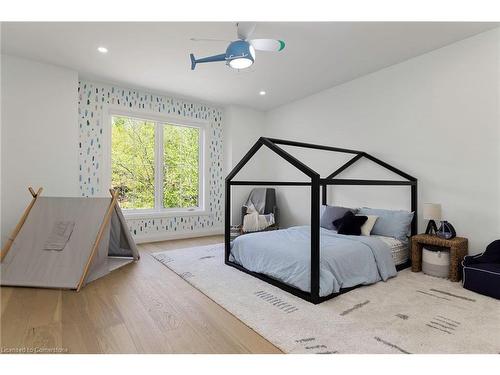 14 St Georges Court, Huntsville, ON - Indoor Photo Showing Bedroom