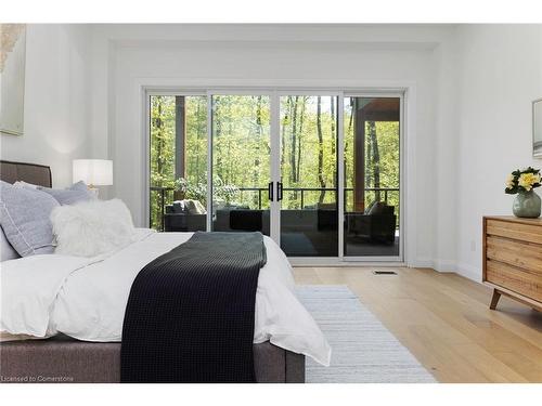 14 St Georges Court, Huntsville, ON - Indoor Photo Showing Bedroom