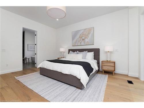 14 St Georges Court, Huntsville, ON - Indoor Photo Showing Bedroom