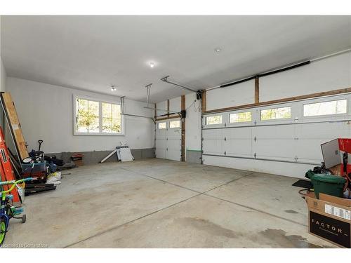 14 St Georges Court, Huntsville, ON - Indoor Photo Showing Garage