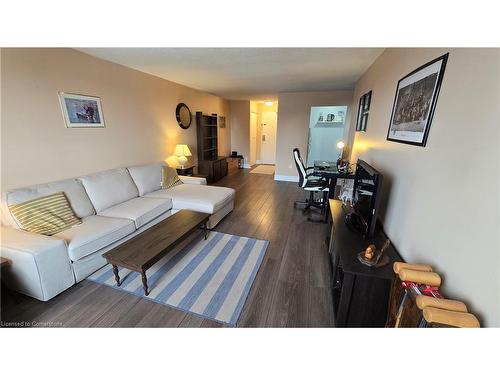 703-64 Benton Street, Kitchener, ON - Indoor Photo Showing Living Room