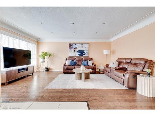 392 Fischer Hallman Road, Kitchener, ON - Indoor Photo Showing Living Room