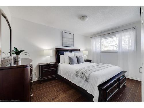 392 Fischer Hallman Road, Kitchener, ON - Indoor Photo Showing Bedroom