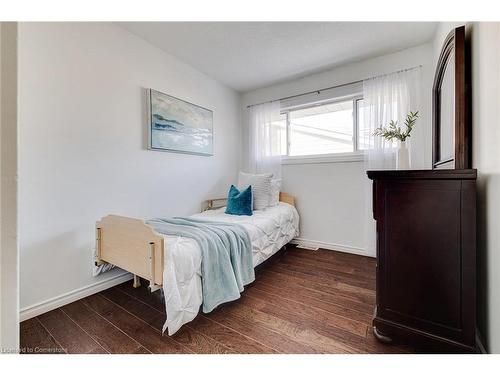 392 Fischer Hallman Road, Kitchener, ON - Indoor Photo Showing Bedroom