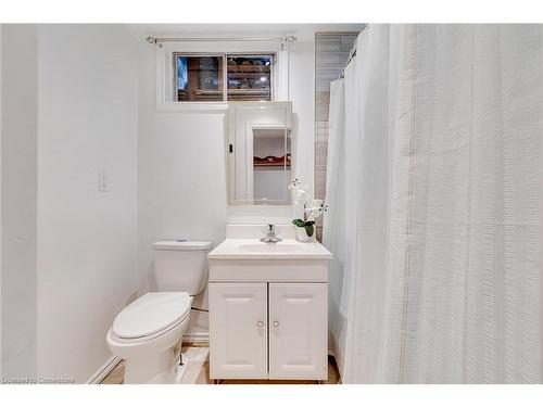 392 Fischer Hallman Road, Kitchener, ON - Indoor Photo Showing Bathroom