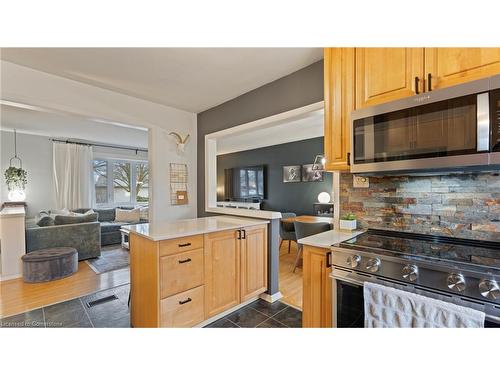 130 Dorset Road, Cambridge, ON - Indoor Photo Showing Kitchen