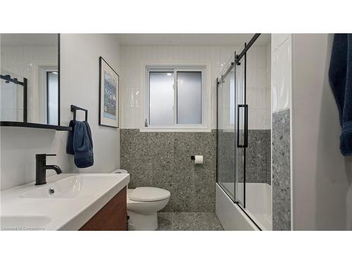 130 Dorset Road, Cambridge, ON - Indoor Photo Showing Bathroom