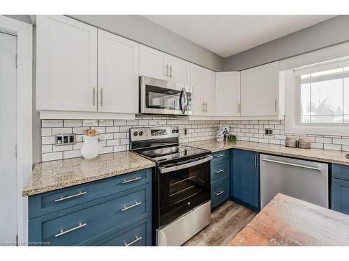 77 Hillview Drive, Baden, ON - Indoor Photo Showing Kitchen With Stainless Steel Kitchen With Upgraded Kitchen