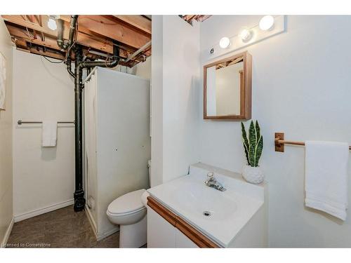 77 Hillview Drive, Baden, ON - Indoor Photo Showing Bathroom