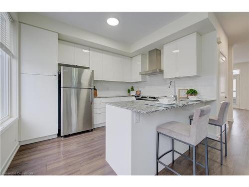 240 Wheat Boom Drive, Oakville, ON - Indoor Photo Showing Kitchen With Stainless Steel Kitchen With Upgraded Kitchen