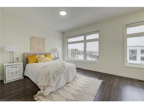 240 Wheat Boom Drive, Oakville, ON - Indoor Photo Showing Bedroom