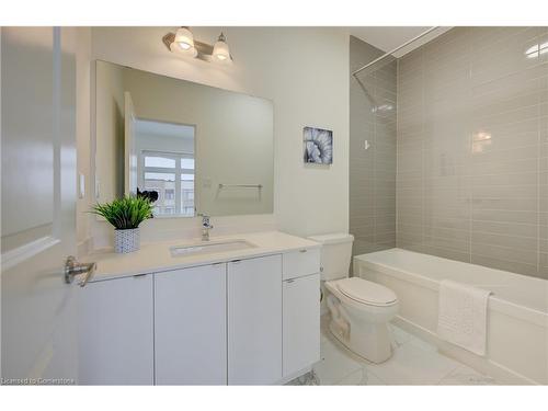 240 Wheat Boom Drive, Oakville, ON - Indoor Photo Showing Bathroom