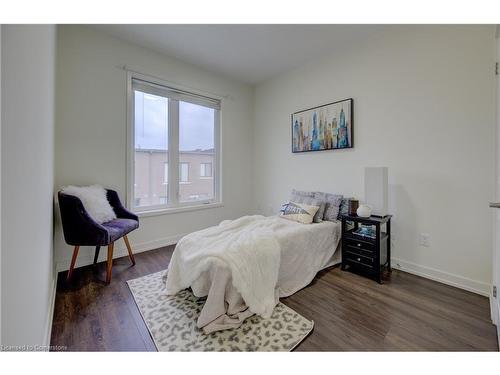 240 Wheat Boom Drive, Oakville, ON - Indoor Photo Showing Bedroom