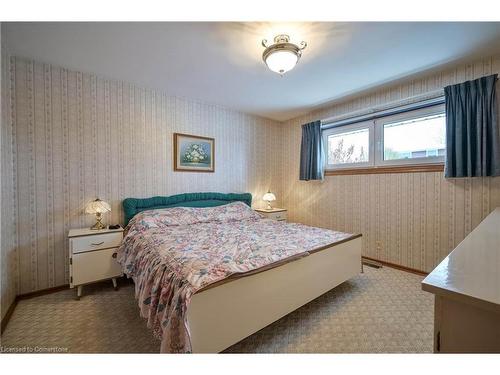 127 Lorraine Avenue N, Kitchener, ON - Indoor Photo Showing Bedroom