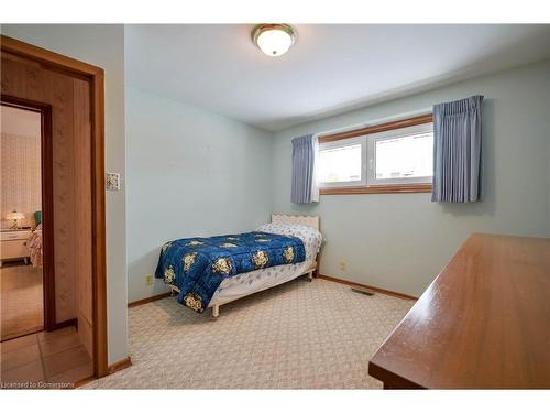 127 Lorraine Avenue N, Kitchener, ON - Indoor Photo Showing Bedroom