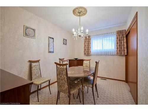 127 Lorraine Avenue N, Kitchener, ON - Indoor Photo Showing Dining Room