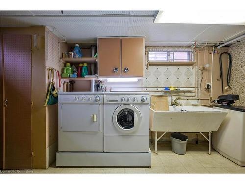 127 Lorraine Avenue N, Kitchener, ON - Indoor Photo Showing Laundry Room