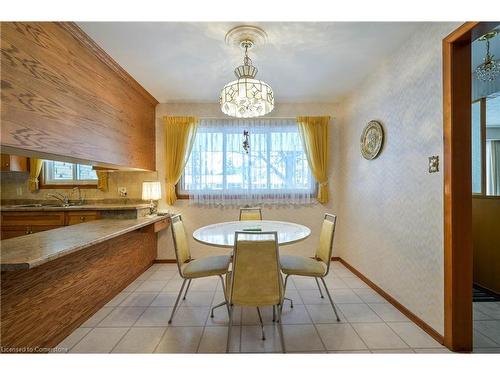 127 Lorraine Avenue N, Kitchener, ON - Indoor Photo Showing Dining Room