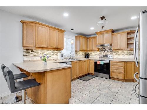 645 Interlaken Drive, Waterloo, ON - Indoor Photo Showing Kitchen