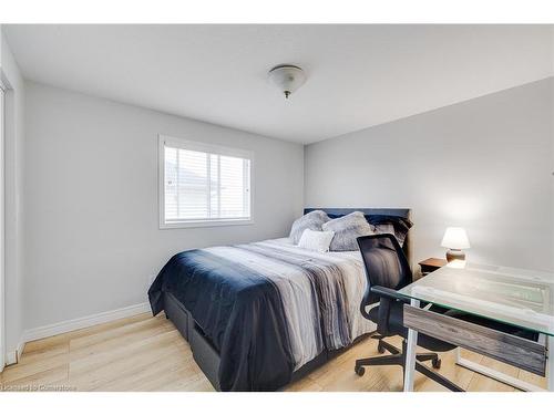 645 Interlaken Drive, Waterloo, ON - Indoor Photo Showing Bedroom