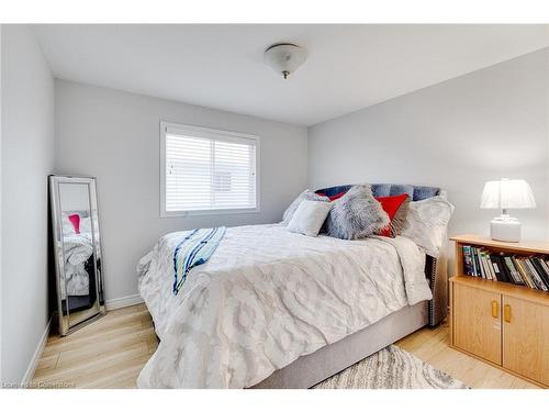 645 Interlaken Drive, Waterloo, ON - Indoor Photo Showing Bedroom