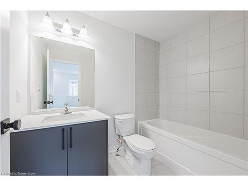 98-155 Equestrian Way, Cambridge, ON - Indoor Photo Showing Bathroom