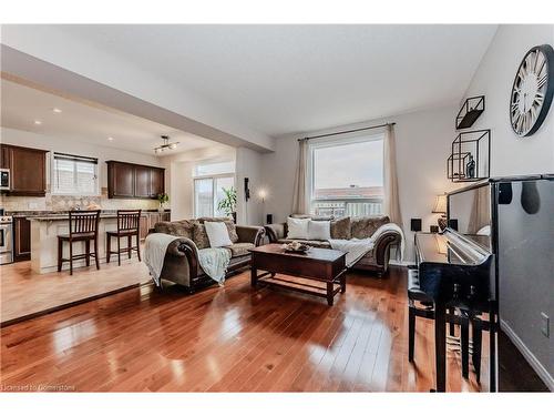 28 Isabella Street, Kitchener, ON - Indoor Photo Showing Living Room