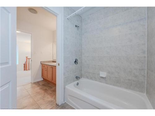 28 Isabella Street, Kitchener, ON - Indoor Photo Showing Bathroom