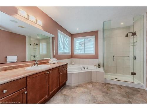 28 Isabella Street, Kitchener, ON - Indoor Photo Showing Bathroom