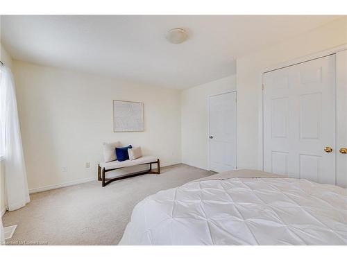 24B-931 Glasgow Street, Kitchener, ON - Indoor Photo Showing Bedroom