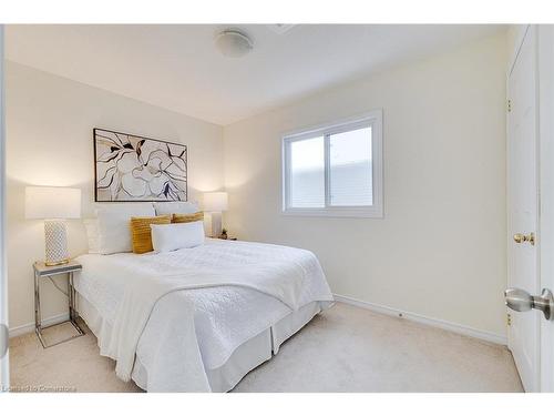 24B-931 Glasgow Street, Kitchener, ON - Indoor Photo Showing Bedroom