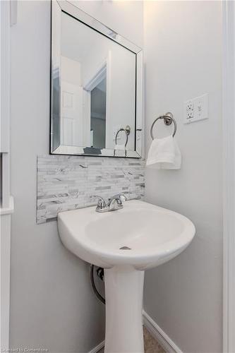 143 Blackhorne Drive, Kitchener, ON - Indoor Photo Showing Bathroom