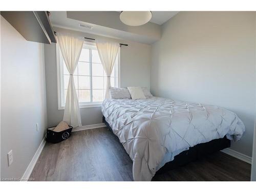 407-308 Watson Parkway N, Guelph, ON - Indoor Photo Showing Bedroom