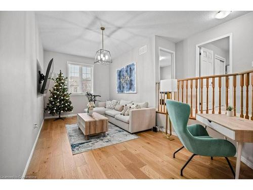 103 Norwich Road, Breslau, ON - Indoor Photo Showing Living Room